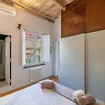 Giulia's House, Monti