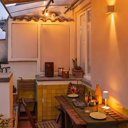 Giulia's House, Monti Apartamento