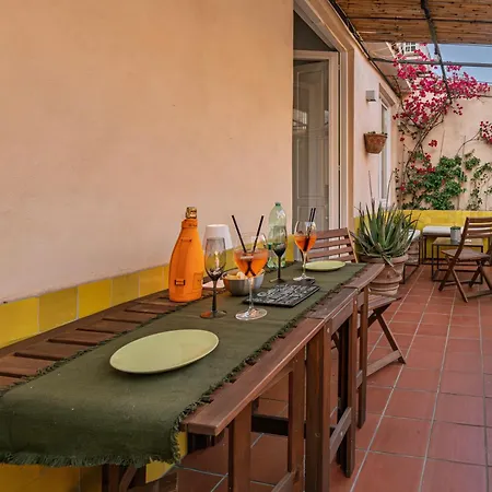 Giulia's House, Monti Апартаменты