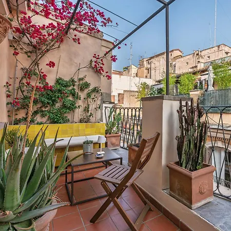 Giulia's House, Monti * Roma