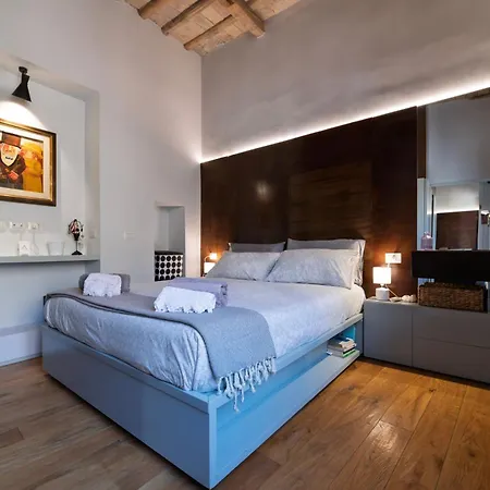 Daire Giulia's House, Monti Roma